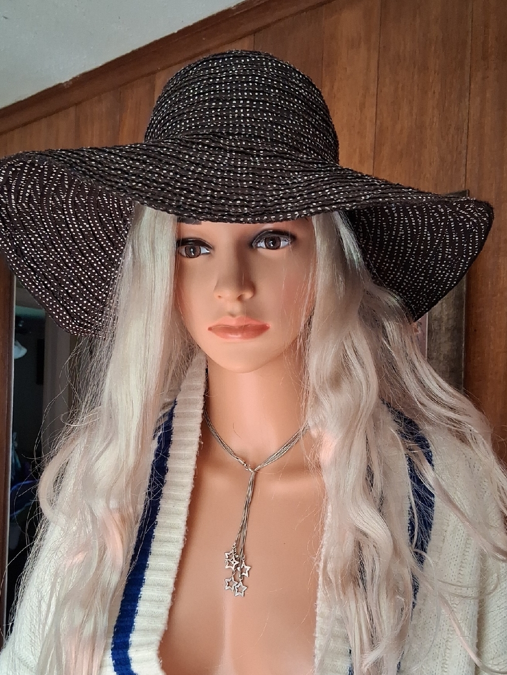 Wallaroo SCRUNCHIE Hat Brown Straw Wide-Brim Sun Hat with White Stitching